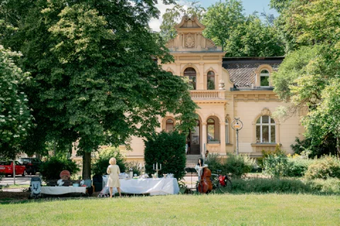 Neubau vor dem Standesamt in Zehlendorf Mitte